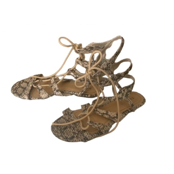 💛 Bamboo Lace Up Gladiator Sandal - Picture 2 of 9